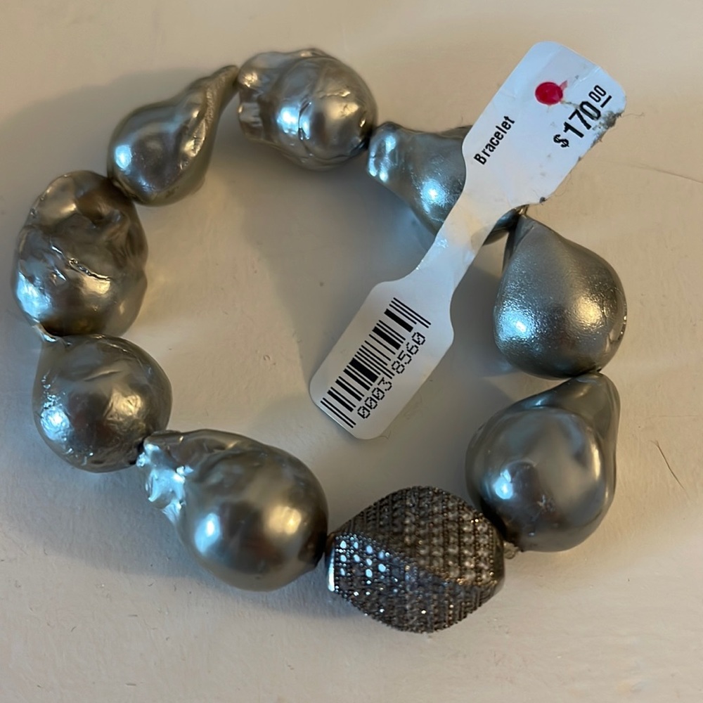 Baroque pearl bracelet